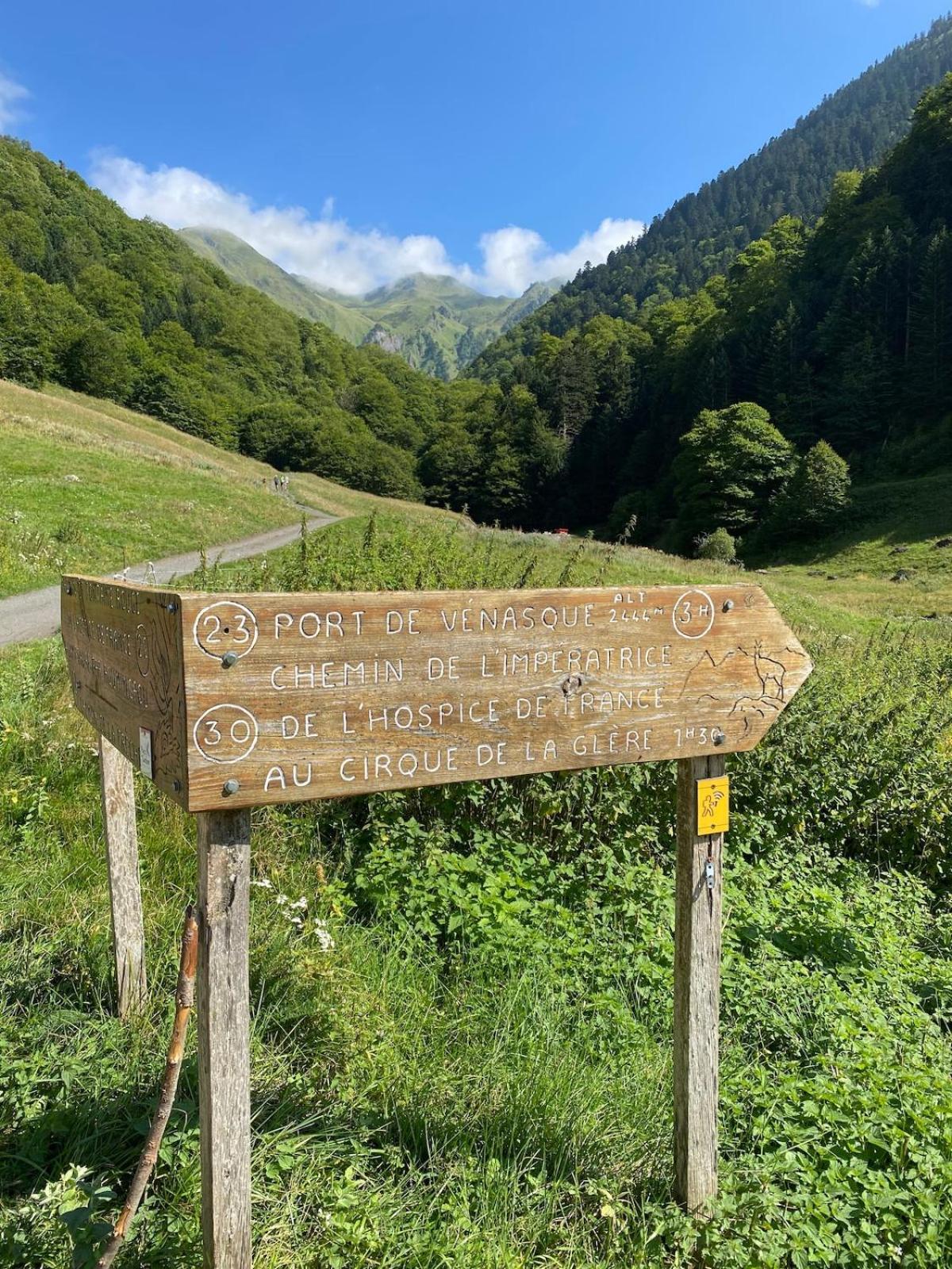 De Luchon, Résidence Val De Jade, Beau T3 Meublé, Plein Centre, Pour 4 Ou 6 Personnes